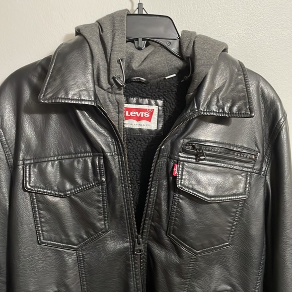 Levi’s Jacket - Picture 4 of 9